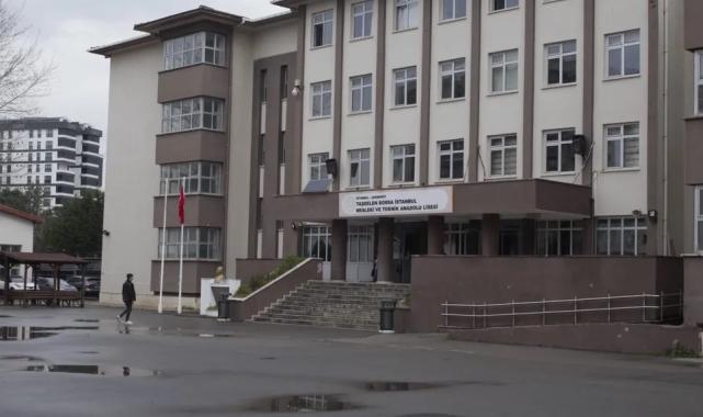 İstanbul Çekmeköy’de lisede bıçaklı saldırı! 2 öğretmen ve 1 öğrenci yaralandı