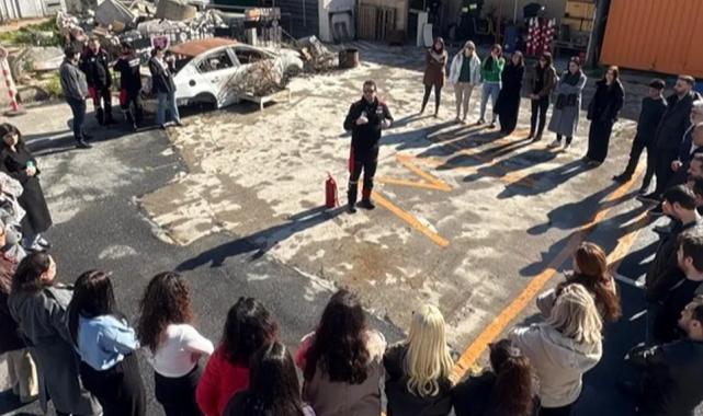 İstanbul Maltepe’de öğretmenlere yangın müdahale eğitimi verildi