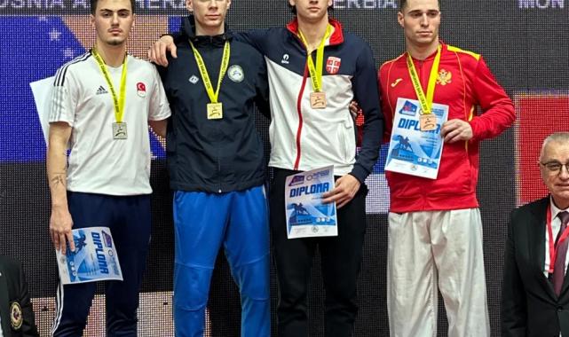 Kağıtspor, tüm branşlarda başarıya abone