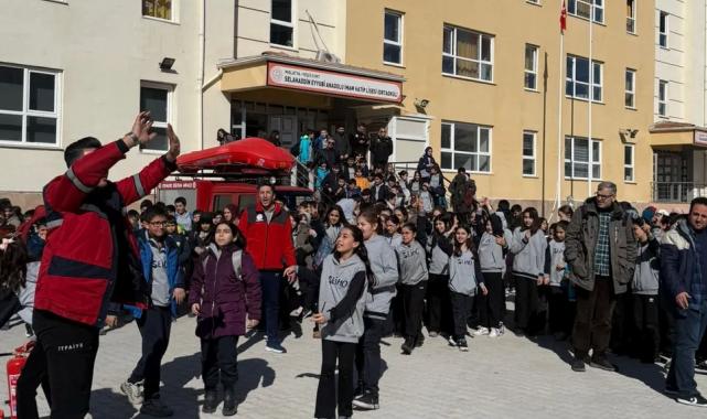 Malatya Büyükşehir’den öğrencilere afet bilinci