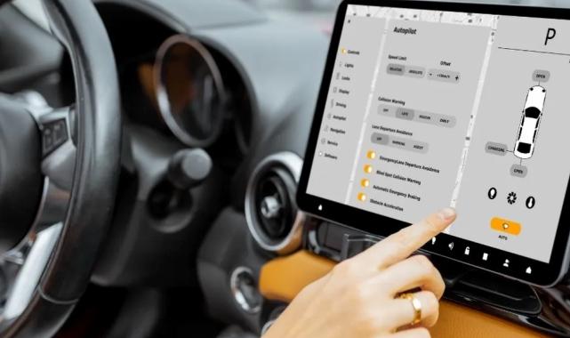 Otomotivde dijitalleşme tartışması… Fiziksel tuşlar geri dönüyor