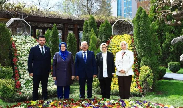 AK Parti Kadın Kolları’ndan Kayseri’ye özel övgü