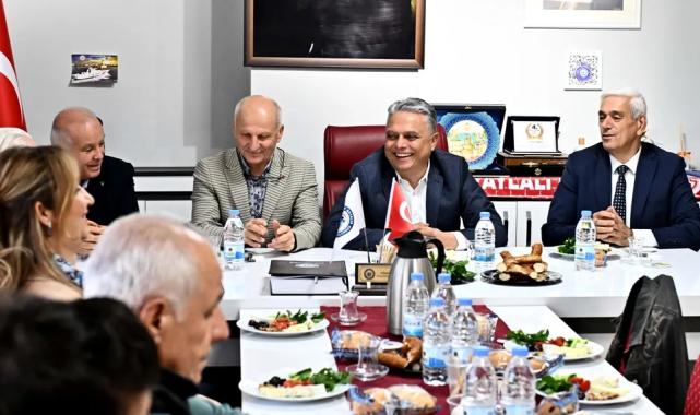 Antalya Muratpaşa’da ‘Korkuteli’lilerden tarhana ikramı