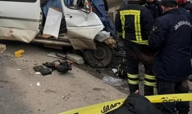 Burdur’da feci kaza: 7 ölü, 3 yaralı