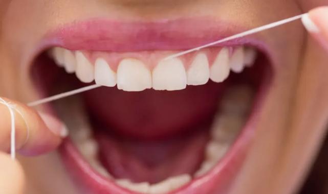 Diş ipi doğru kullanılmadığında fayda değil zarar!