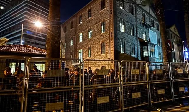 İzmir Meslek Fabrikası’na polis kuşatmasında tahliye girişimi! Başkan Tugay: Bu mülk İzmir halkınındır
