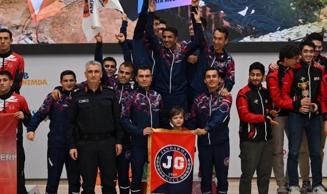 Jandarma Gücü oryantiringte Türkiye Şampiyonu