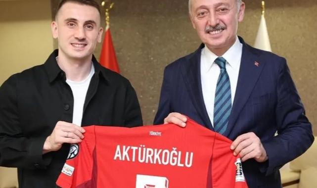 Kocaeli’nin gururundan Başkan Büyükakın’a Milli forma