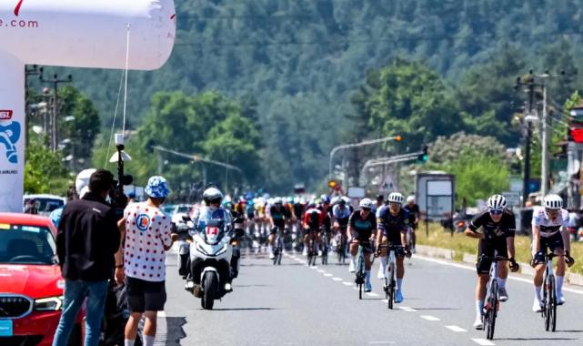 Konya Büyükşehir Belediyesporlu Tarakçı, Bisiklet Turu’nda zirveye çıktı