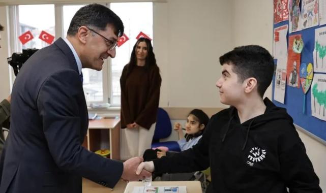 Kütahya’da Başkan Kahveci’den ‘özel eğitim’ ziyareti