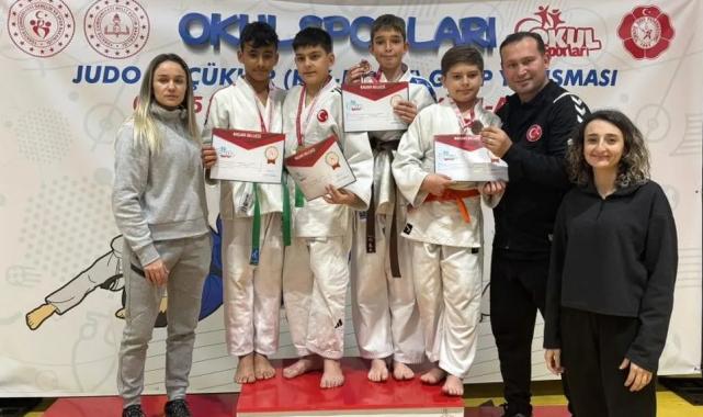 Kütahyalı judocular grup müsabakalarından başarıyla döndü