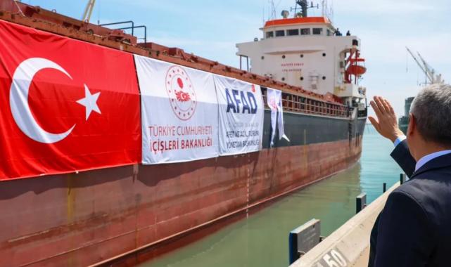 Lübnan’a 730 ton insani yardım Mersin’den dualarla uğurlandı