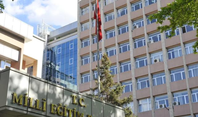MEB’den izinsiz okullara devam eden öğrencilere yakın takip