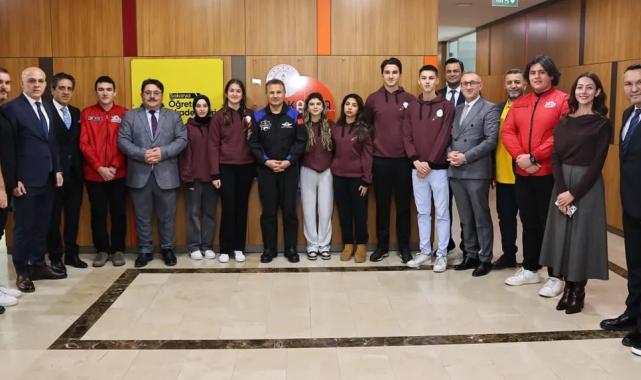 Türkiye Uzay Ajansı Başkanı Sakarya’da öğrencilerle buluşuyor