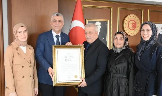 Ücret almayan esnafa Bakan Bolat’tan “Ahi Esnaf Beratı”