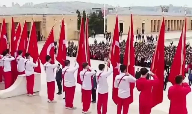 Anıtkabir’de 19 Mayıs töreni… Gençler Anıtkabir’de