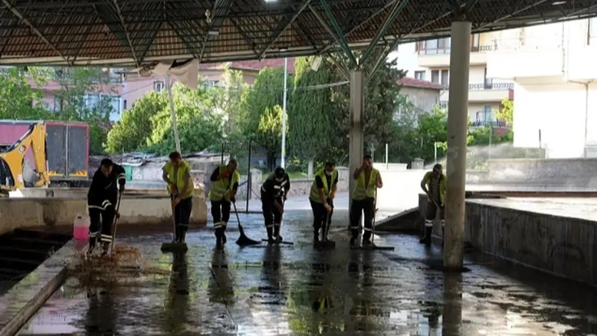Ankara Keçiören’de kurban kesim alanları temizlendi