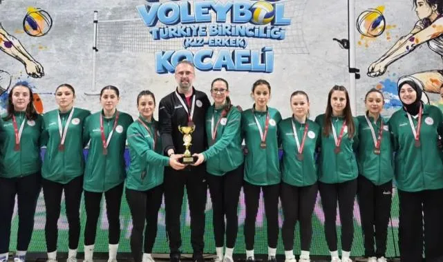 Artvin’den voleybol ’da tarihi başarı