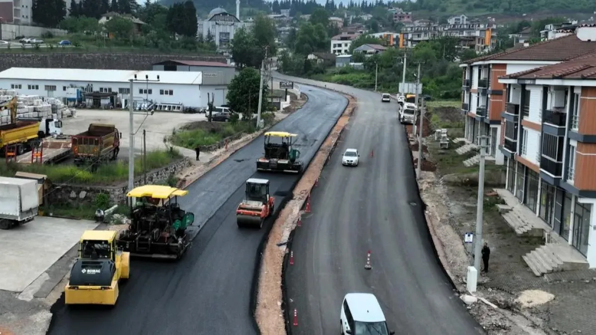 Büyükşehir’le yollar genişliyor, trafik rahatlıyor
