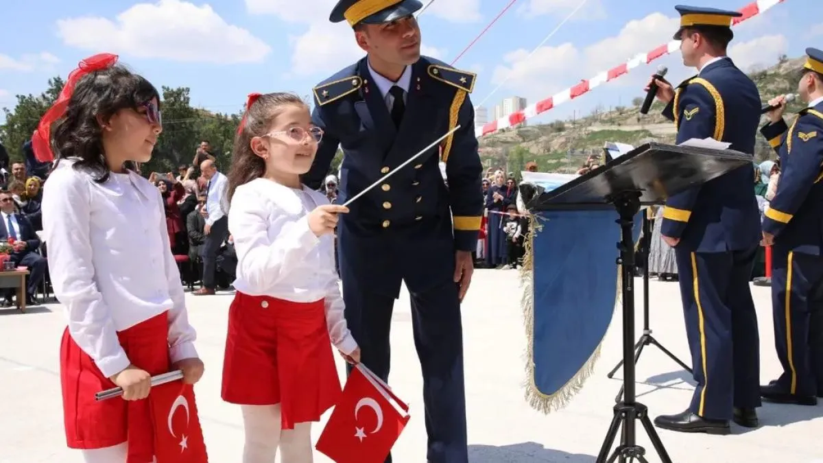 Hava Kuvvetleri Bandosu’ndan öğrencilere moral konseri