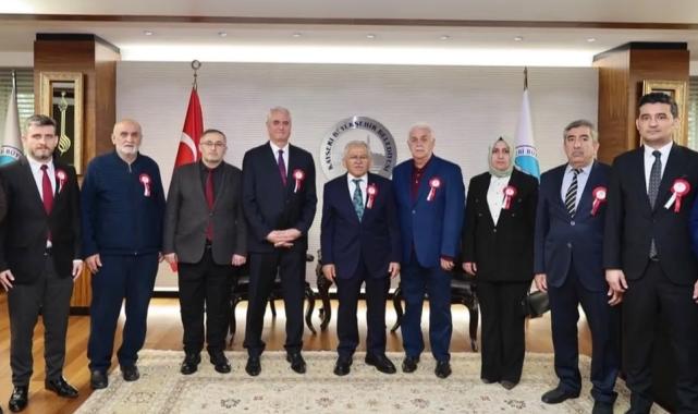 Memduh Büyükkılıç’a ‘Vakıf’ ziyareti