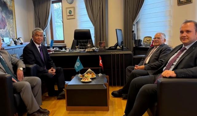 Memduh Büyükkılıç’tan TÜRKSOY’a ziyaret