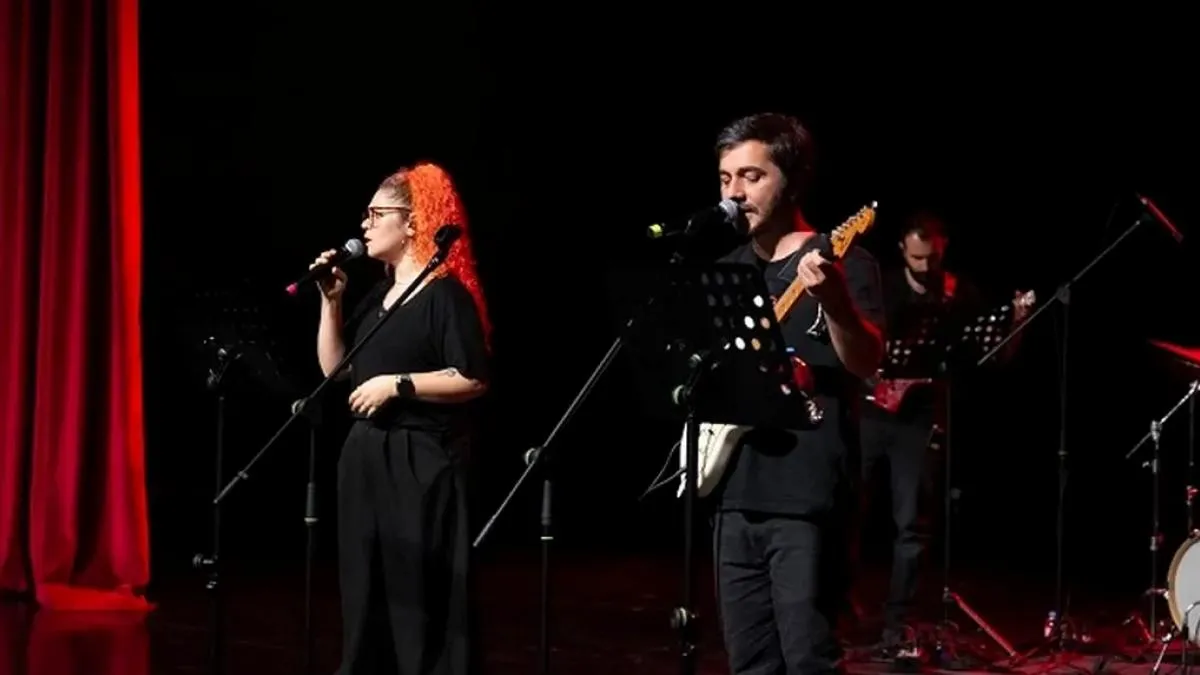 Mersin’de LGS’ye hazırlanan öğrenciler stresi konserle attı