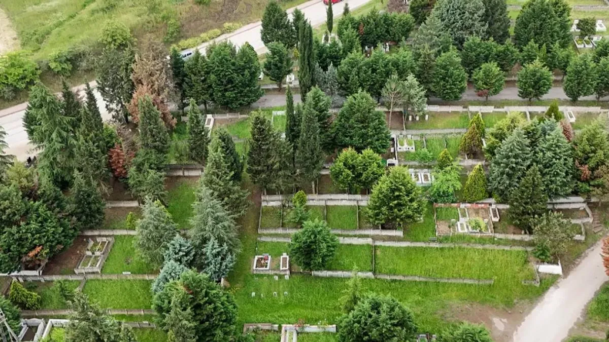 Sakarya’da mezarlıklarda bayram hazırlığı