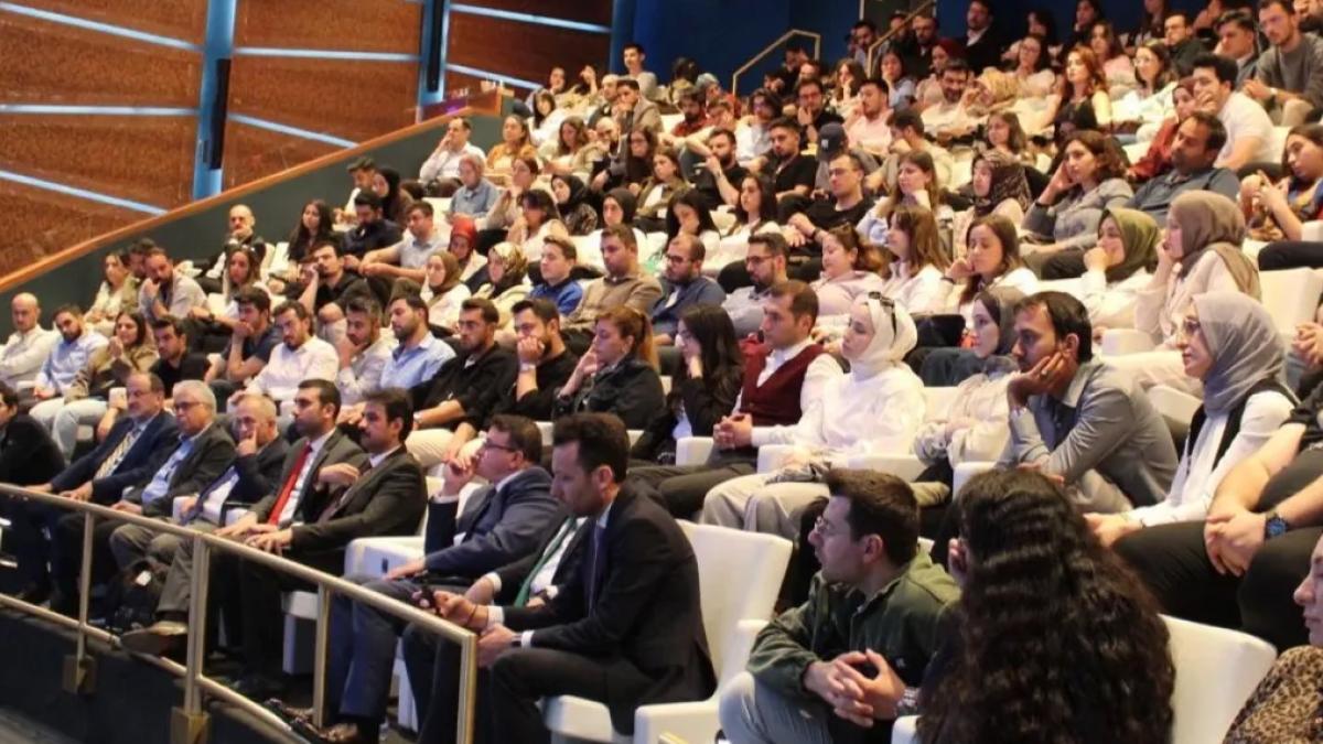 1416 bursiyerleri New York Türkevi’nde buluştu