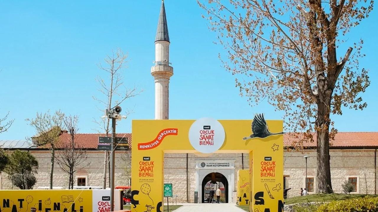 450 bin ziyaretçiyi aştı.. Bienal 31 Temmuz’a uzatıldı