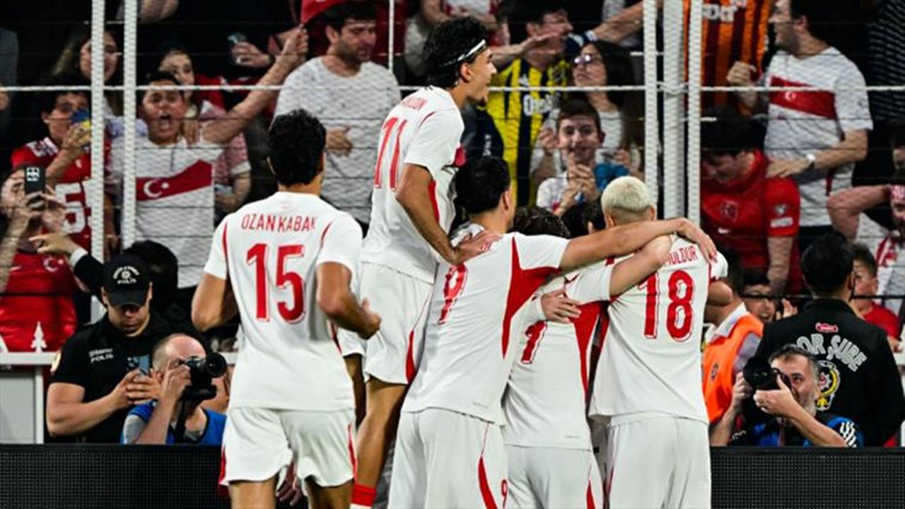 Türkiye 4-0 Makedonya (Maç Sonucu) Bizim çocuklar şov yaptı!