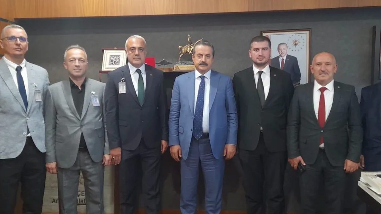 AK Parti Artvin İl Başkanlığı’ndan Milletvekili Çelik’e ziyaret
