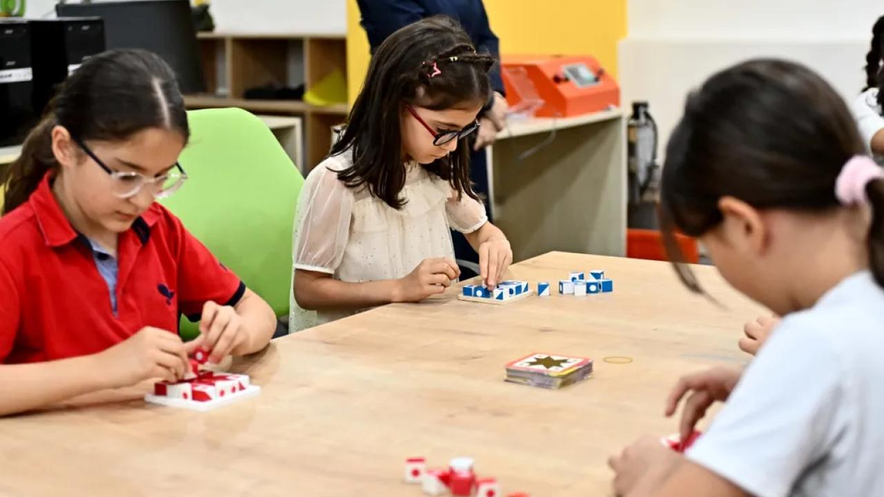 Antalya’da  miniklerin zeka mücadelesi