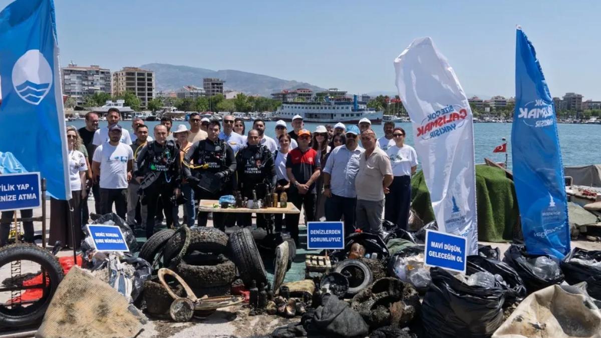 Araba lastiği, masa, sandalye, klozet kapağı… Bunlar İzmir denizinden çıktı!
