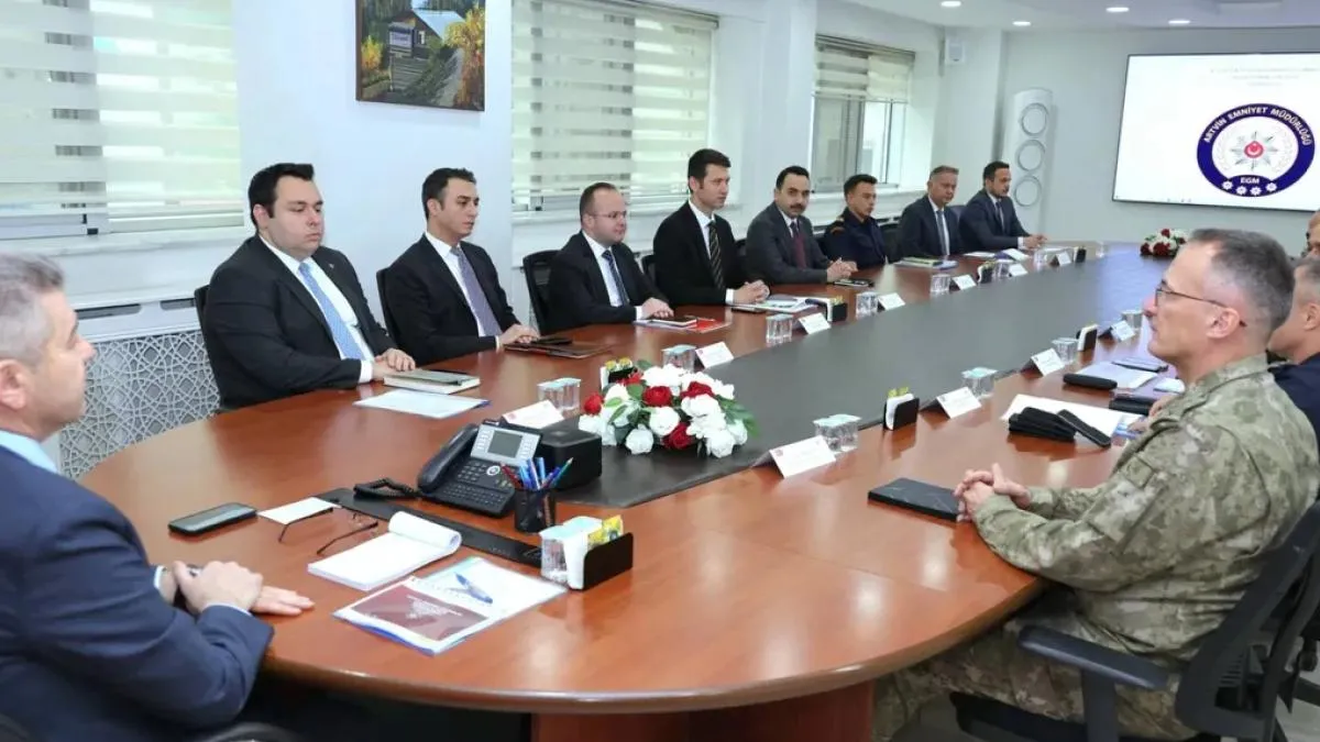Artvin Valiliği’nde güvenlik ve asayiş toplantısı