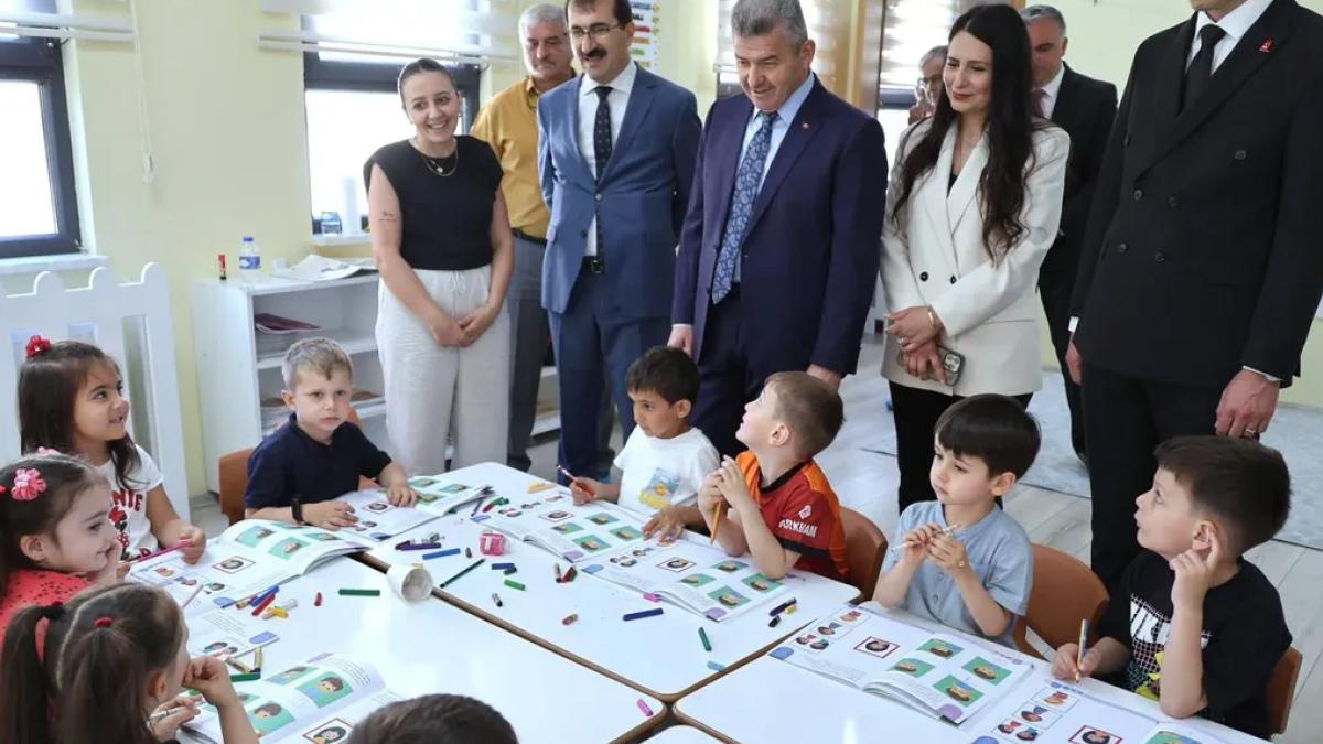 Artvin Valisi Ergün’den Arhavi’de yoğun mesai