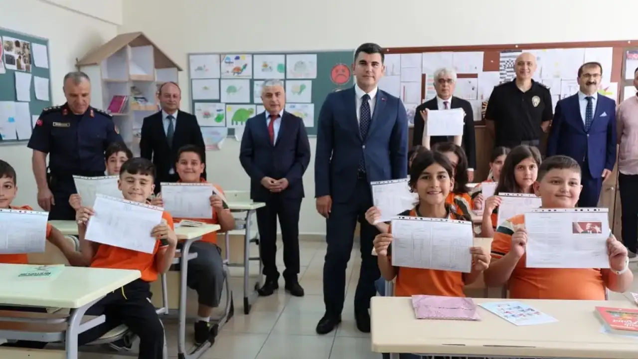 Artvin’de 22 bin 592 öğrenci karne heyecanı yaşadı