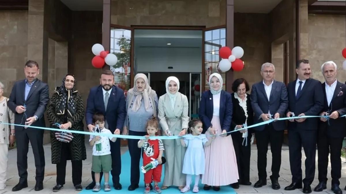 Bakan Göktaş, Darülaceze’de kreş açılışına katıldı