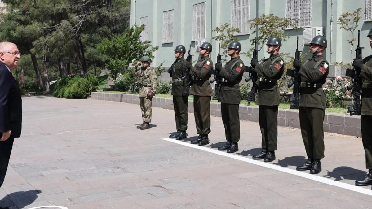 Bakan Güler’den Kahramanmaraş’ta Tugay Komutanlığı’na ziyaret