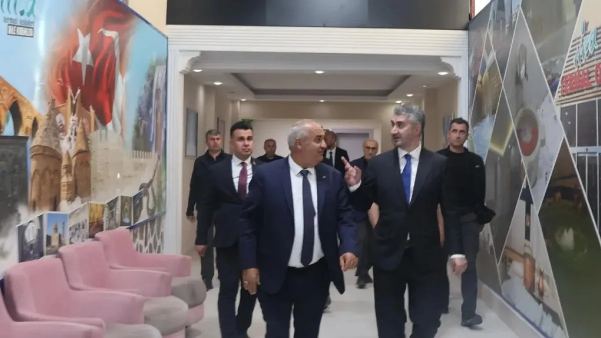 Bakan Yardımcısı Tarıkdaroğlu Aziziye’de