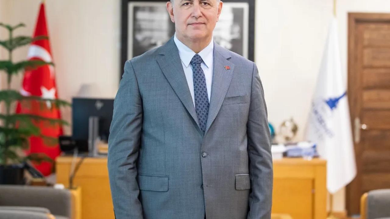 Cemil Tugay CHP’den istifa etti! Görevini bağımsız sürdürecek