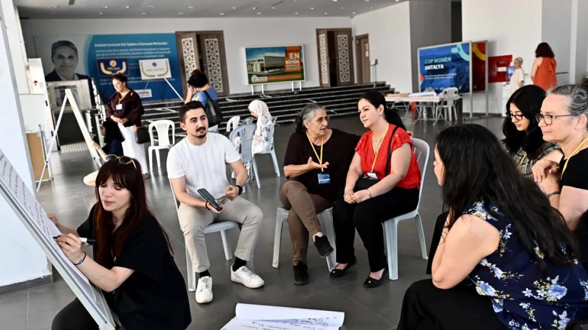 COP Women Antalya’da kadınların iklim politikalarındaki rolü konuşuldu