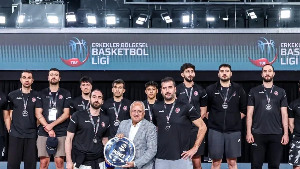 Çorum Belediyesi Basketbol Takımı 2. lige yükseldi