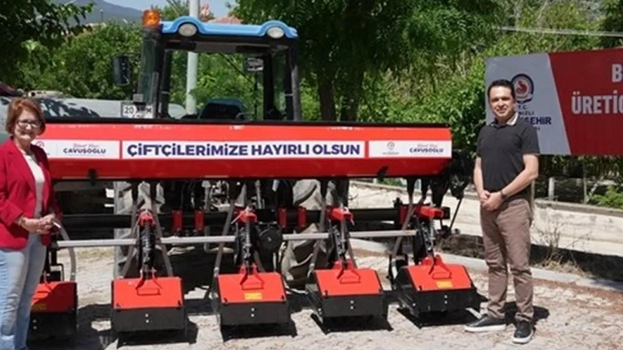 Denizli’de Bozkurtlu üreticilere çapa makinesi desteği