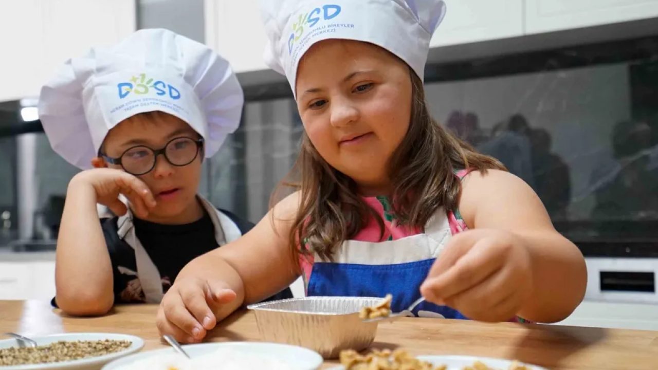 DOSD Meram’ın özel çocuklarından aşure etkinliği