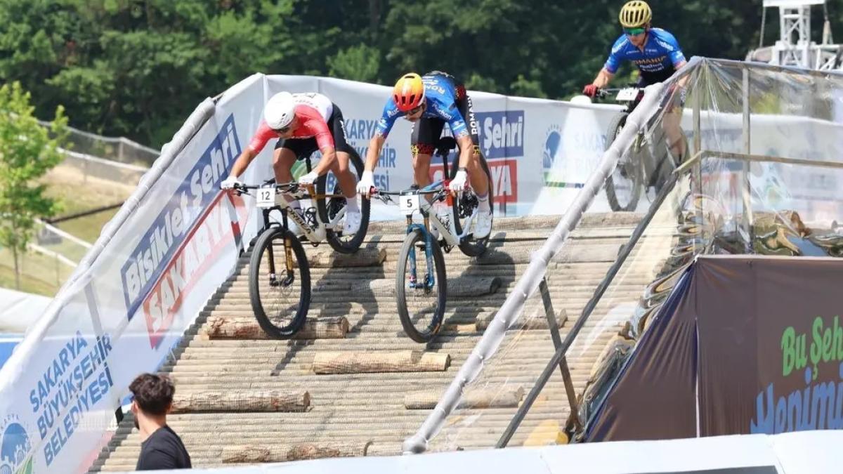 Dünyanın en iyileri Sakarya’da pedal çeviriyor