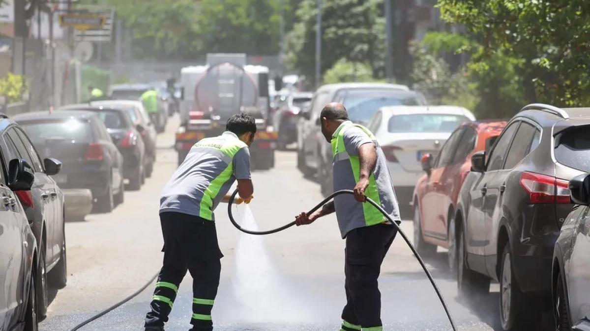 İstanbul Bakırköy’de köşe bucak temizliğe devam