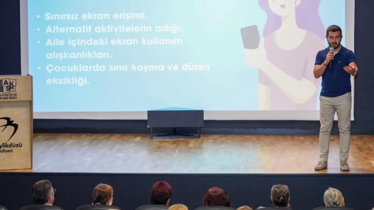 İstanbul Beylikdüzü’nde ebeveynlere ekran bağımlılığı farkındalığı