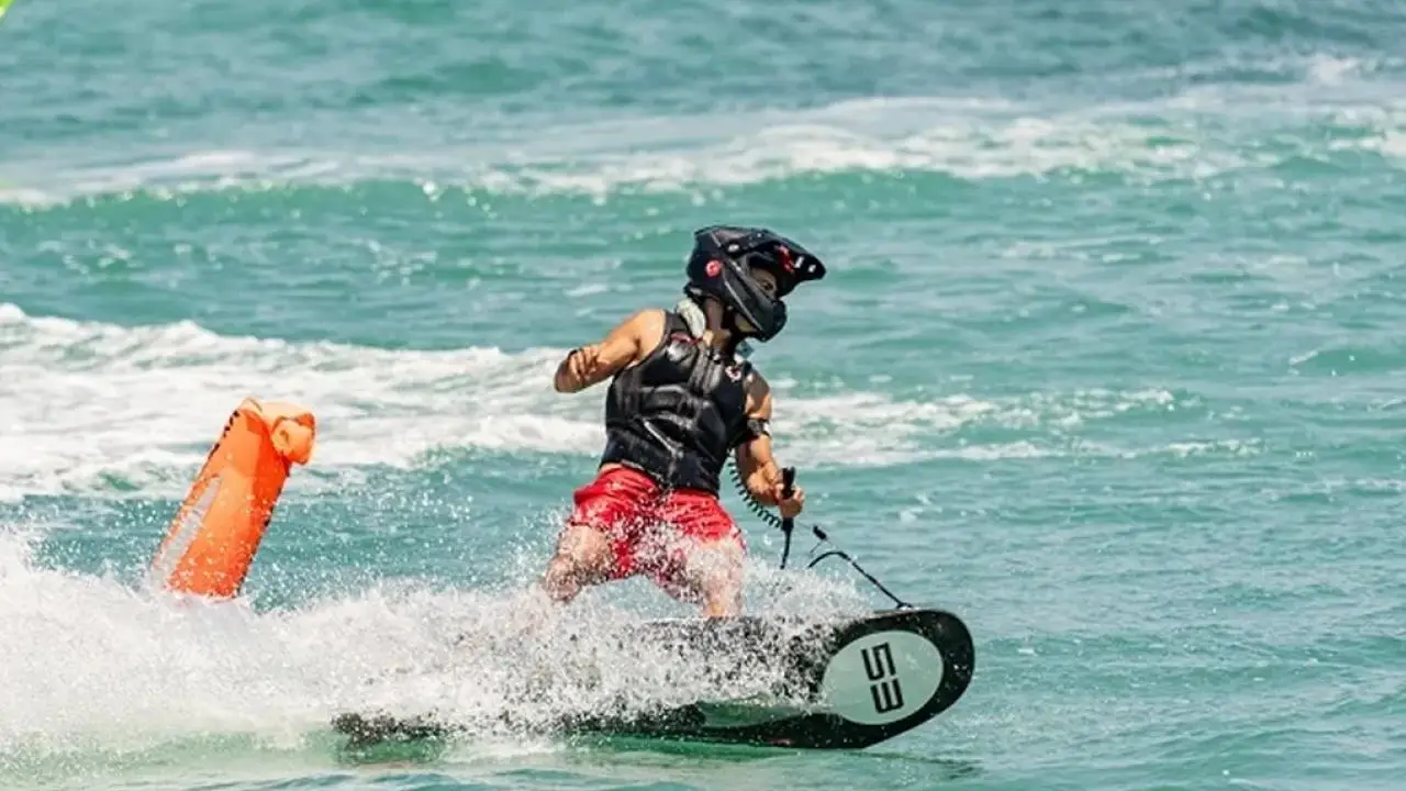İzeltaş Dünya Motosurf Şampiyonası’nda heyecan fırtınası başladı