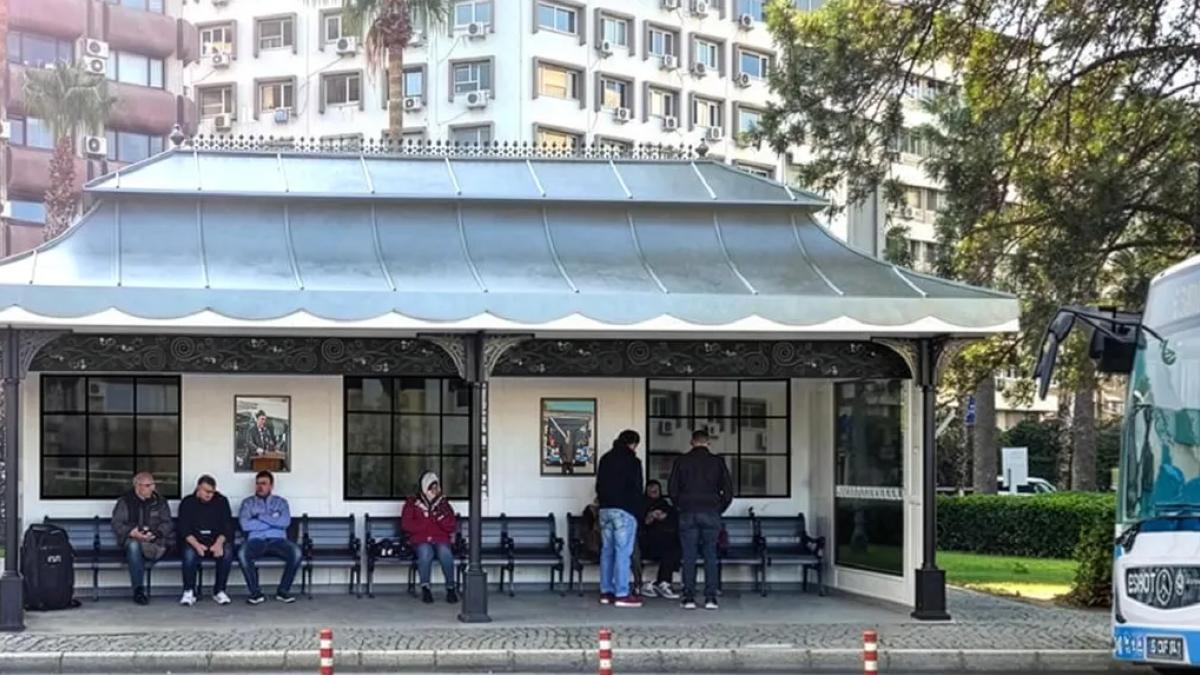 İzmir’in kimliğini yansıtan ‘simgesel’ durak